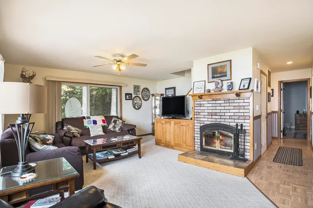 $899,900 | 1445 Highway 2, St. Ignace, MI 49781