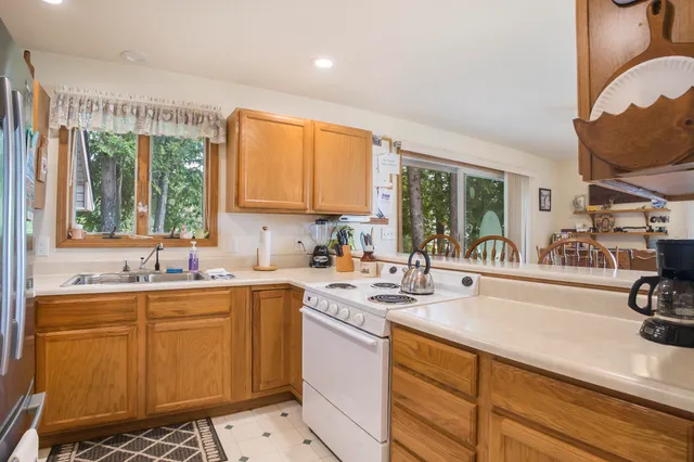 $899,900 | 1445 Highway 2, St. Ignace, MI 49781