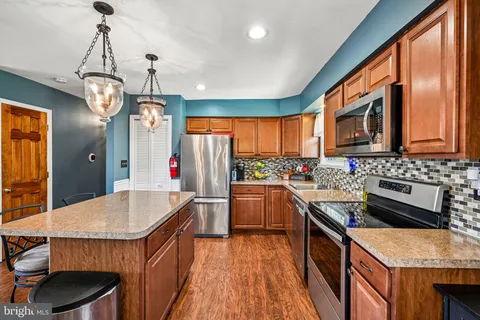 $415,000 | 205 Wrexham Court, Woodbury, NJ 08096