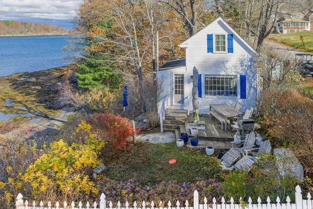 $850,000 | 562 Island Avenue, Portland, ME 04108