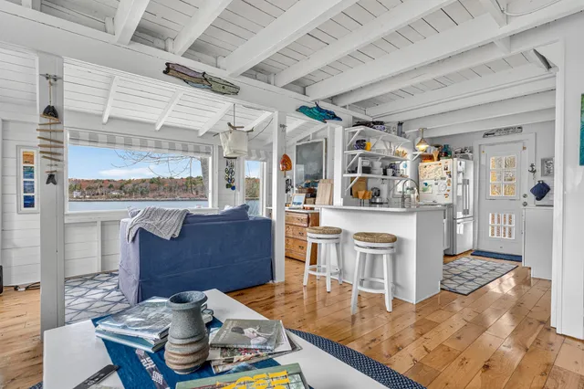 $850,000 | 562 Island Avenue, Portland, ME 04108