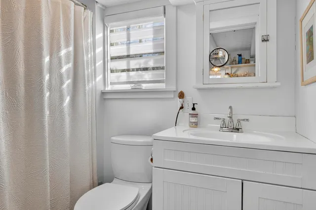 $850,000 | 562 Island Avenue, Portland, ME 04108