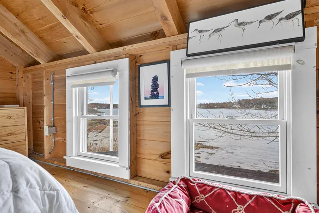 $850,000 | 562 Island Avenue, Portland, ME 04108