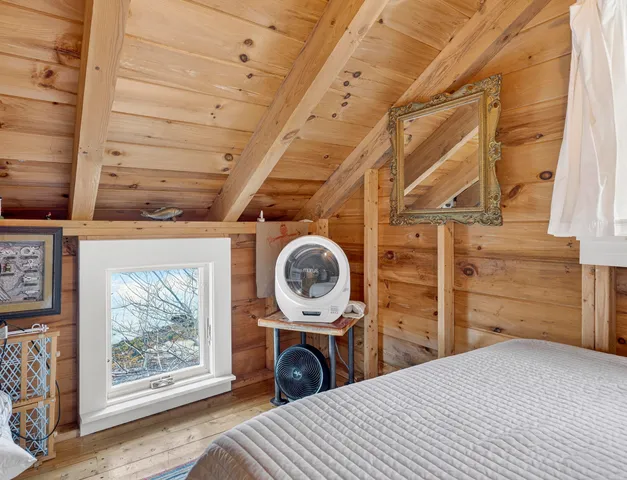 $850,000 | 562 Island Avenue, Portland, ME 04108