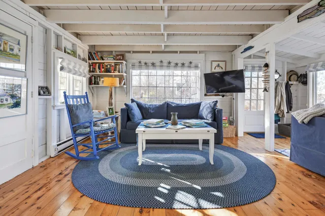 $850,000 | 562 Island Avenue, Portland, ME 04108