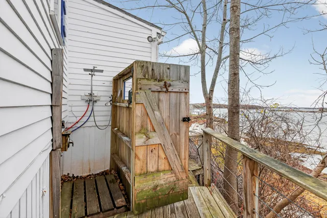 $850,000 | 562 Island Avenue, Portland, ME 04108