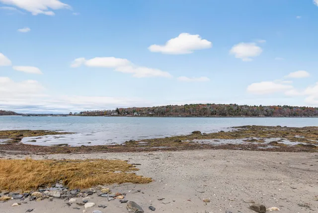 $850,000 | 562 Island Avenue, Portland, ME 04108
