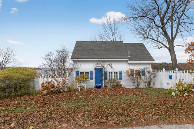 $850,000 | 562 Island Avenue, Portland, ME 04108