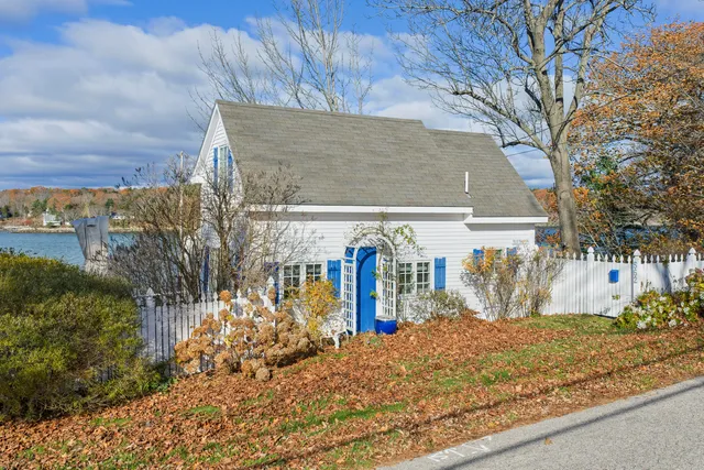 $850,000 | 562 Island Avenue, Portland, ME 04108
