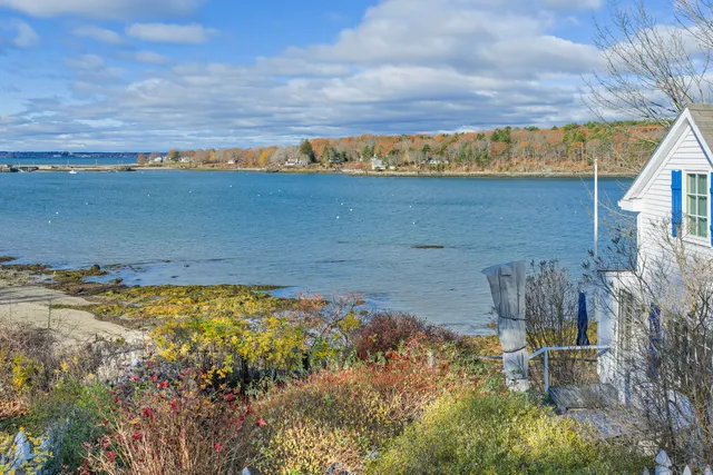 $850,000 | 562 Island Avenue, Portland, ME 04108