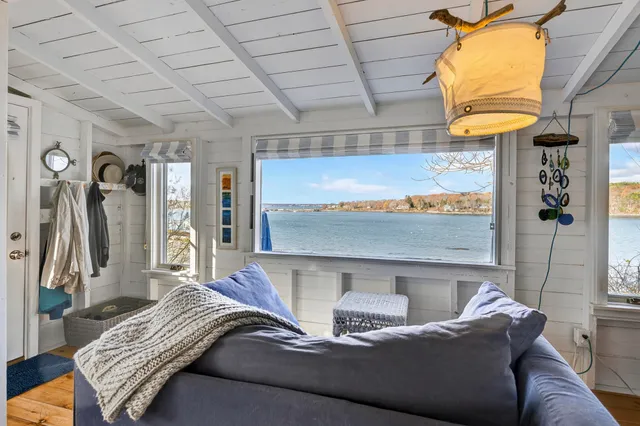 $850,000 | 562 Island Avenue, Portland, ME 04108