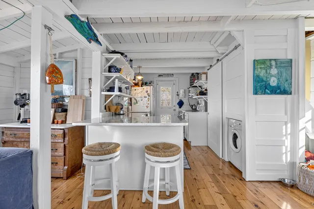 $850,000 | 562 Island Avenue, Portland, ME 04108