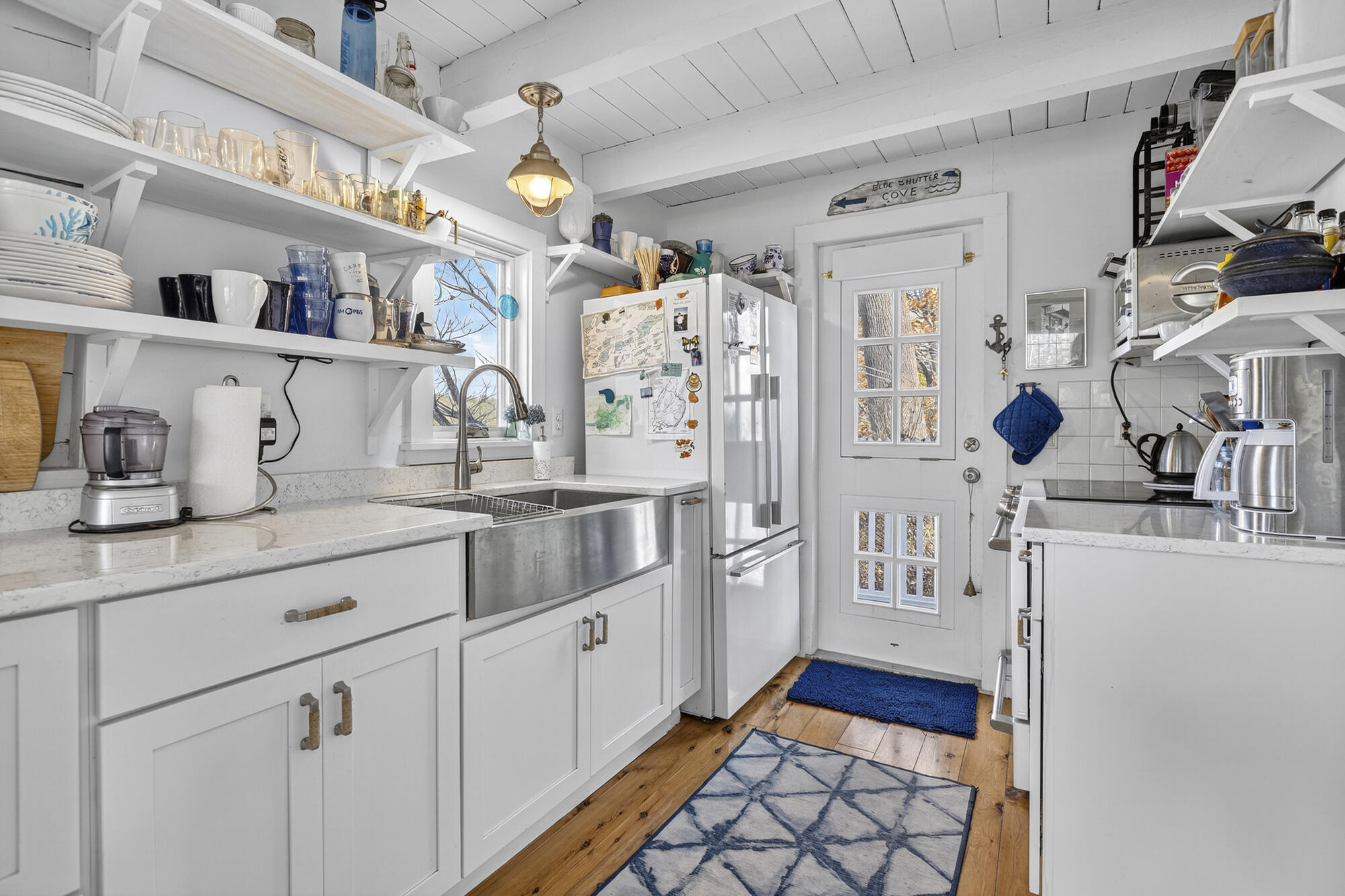 562 Island Avenue Portland, ME 04108 - Photo 9 of 49 Kitchen