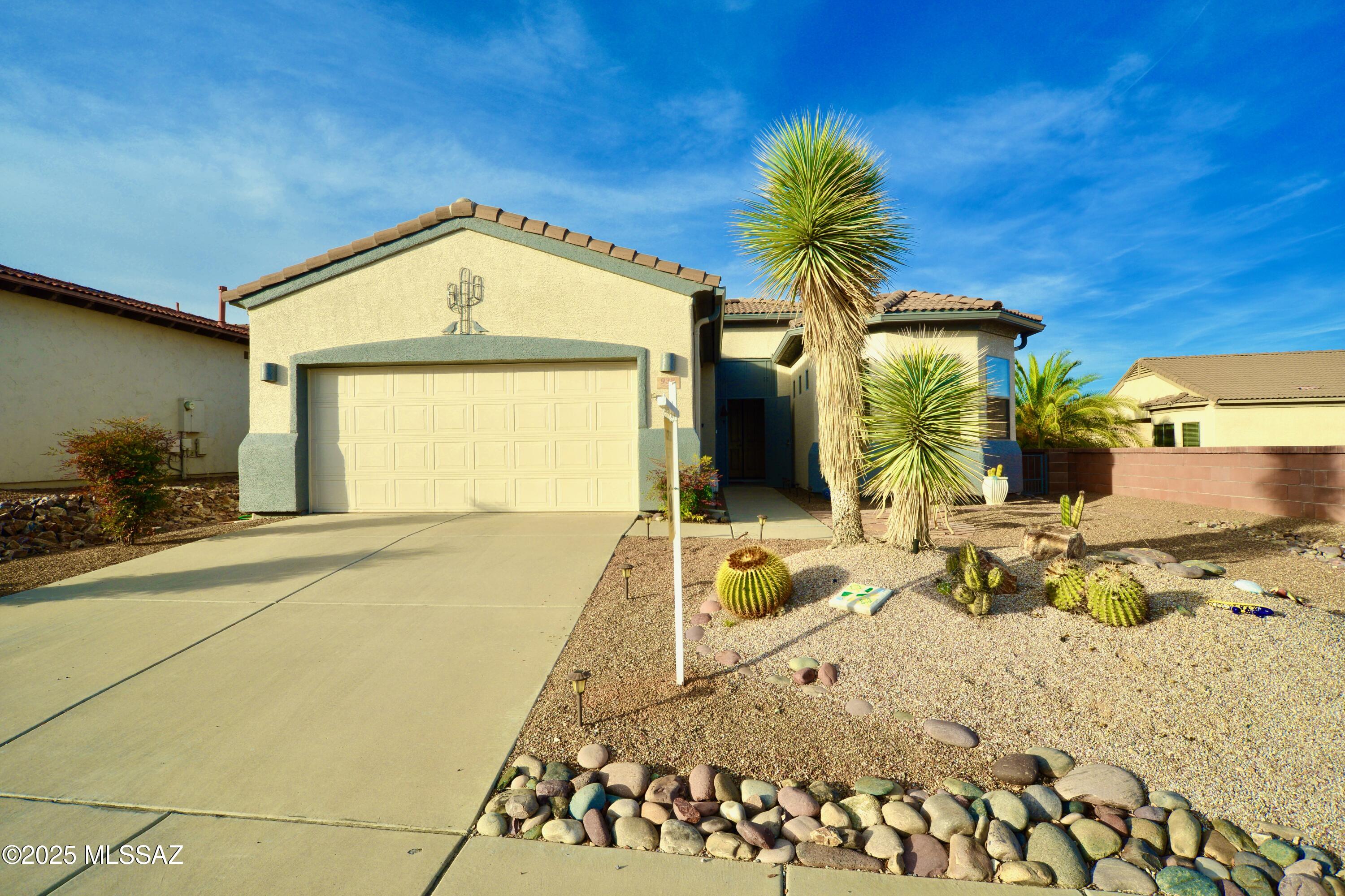 938 West Ashworth Road Green Valley, AZ 85614 - Photo 2 of 41