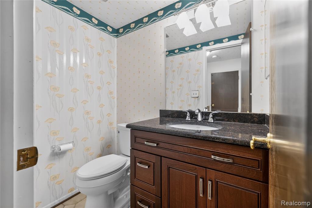 8236 Burning Bush Road Grosse Ile, MI 48138 - Photo 22 of 32