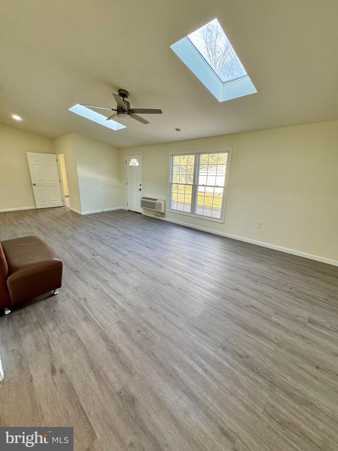 1040 Springhill Way Gambrills, MD 21054 - Photo 12 of 36 Family Room