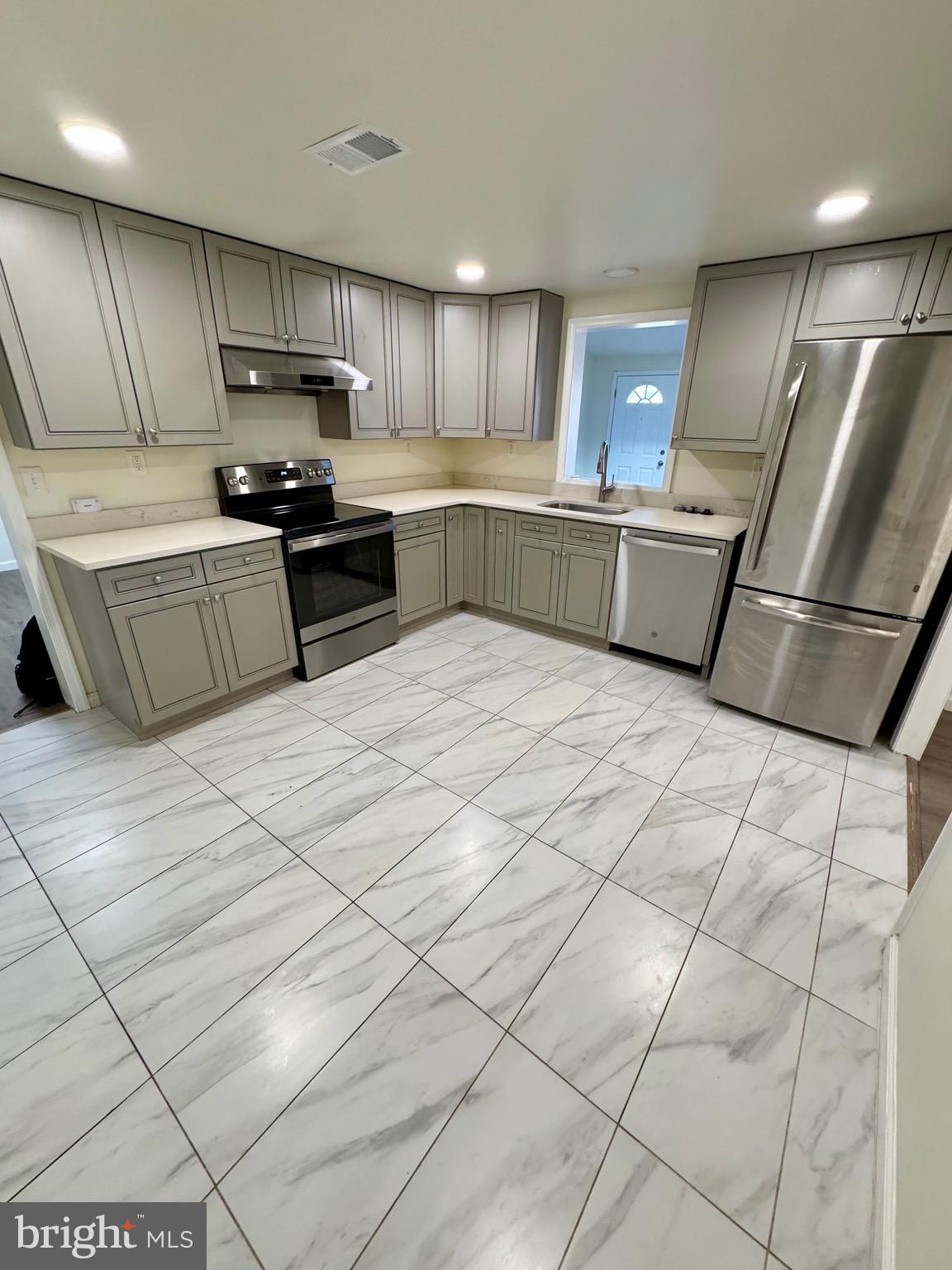 1040 Springhill Way Gambrills, MD 21054 - Photo 16 of 36 Kitchen