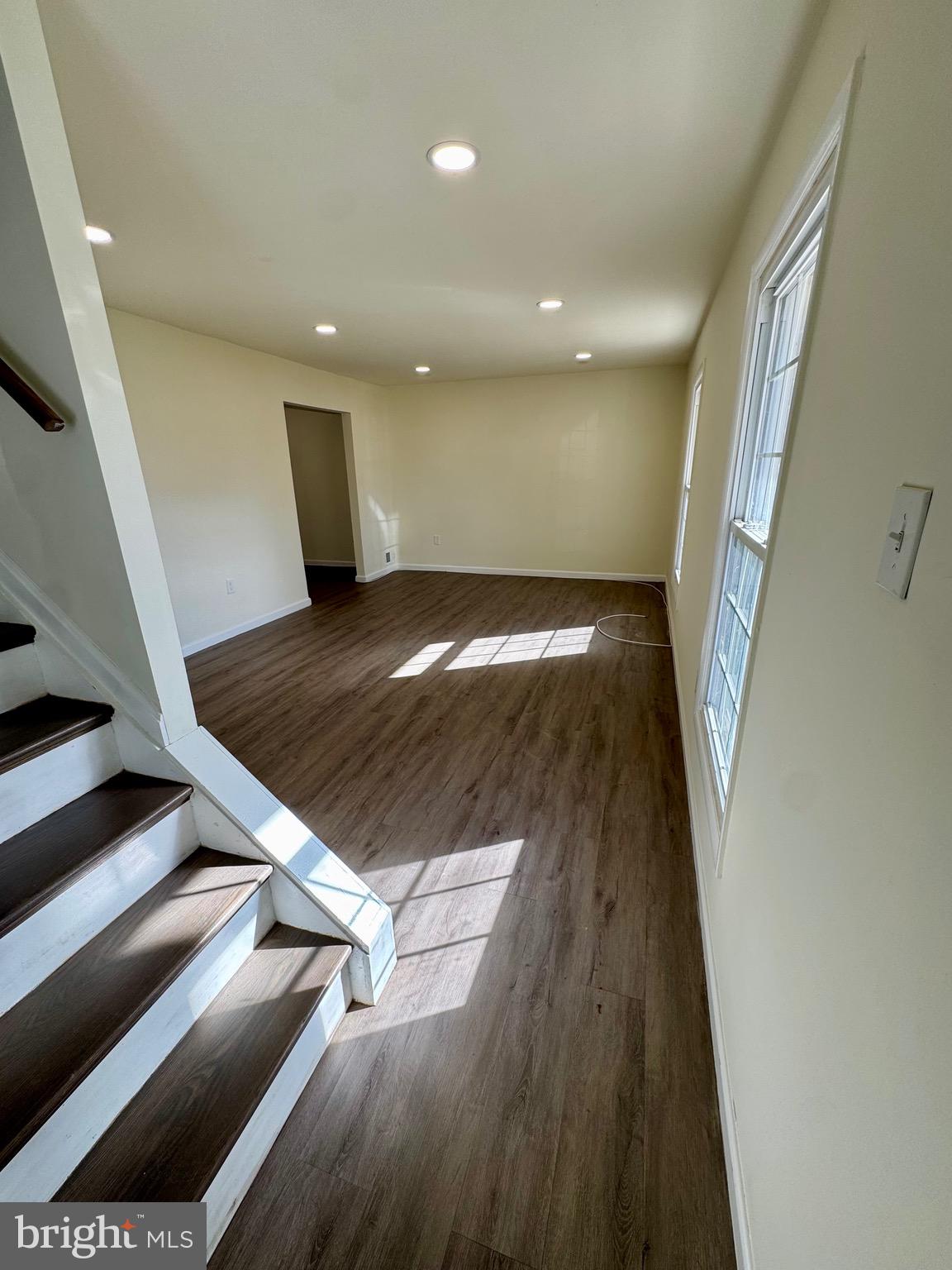 1040 Springhill Way Gambrills, MD 21054 - Photo 19 of 36 Living Room