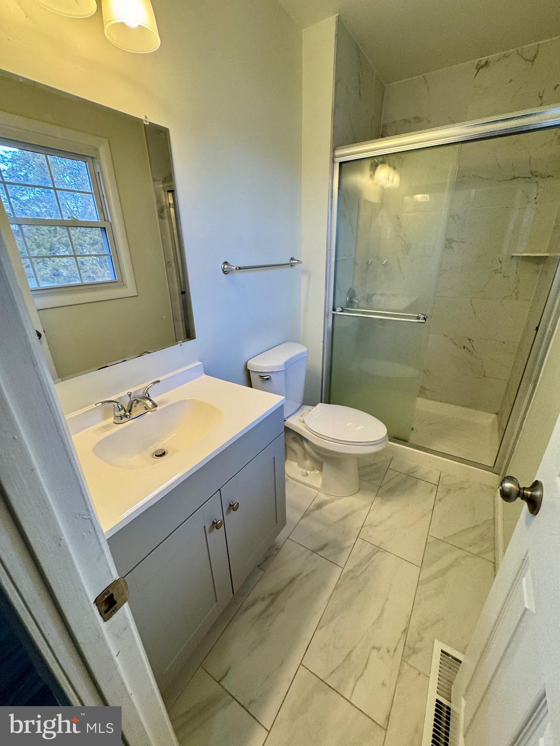 1040 Springhill Way Gambrills, MD 21054 - Photo 28 of 36 Primary Full Bath