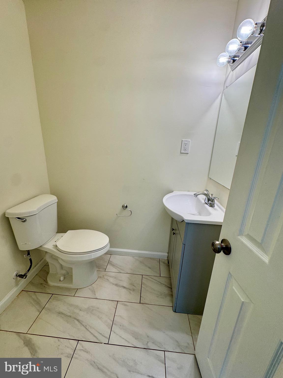 1040 Springhill Way Gambrills, MD 21054 - Photo 3 of 36 Powder Room