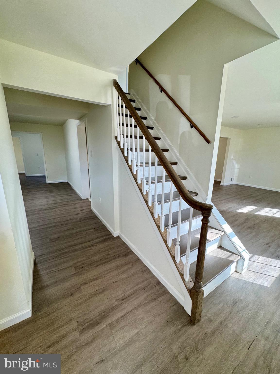 1040 Springhill Way Gambrills, MD 21054 - Photo 4 of 36 Foyer