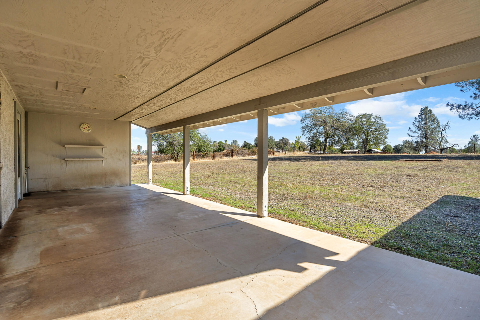 15557 Cloverdale Road Anderson, CA 96007 - Photo 11 of 37 15557CloverdaleRoad-3
