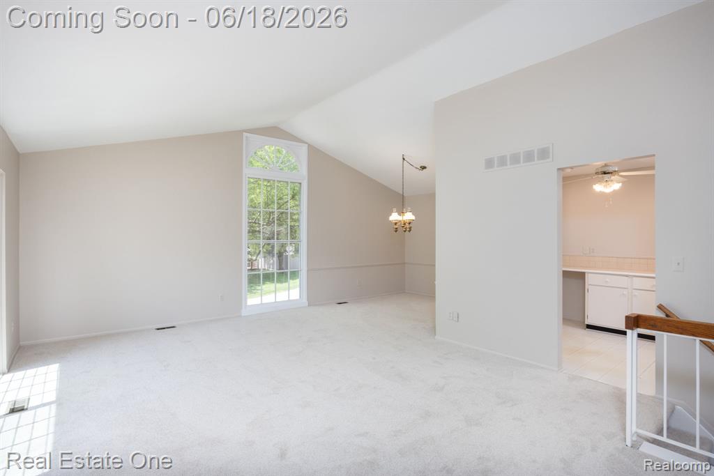 1534 Hidden Valley Lane Rochester Hills, MI 48306 - Photo 5 of 27