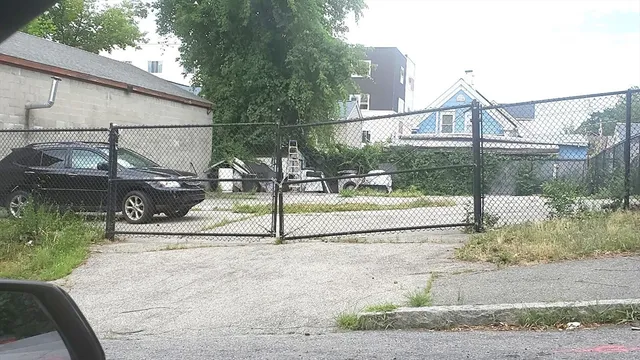 a house view with a outdoor space
