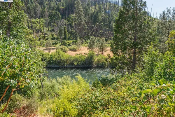 $279,000 | 38500 Highway 299, Junction City, CA 96048