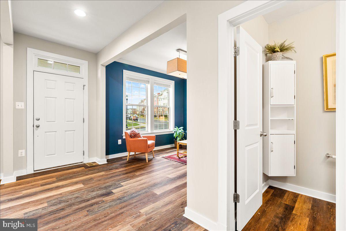 1010 Saxton Drive Frederick, MD 21702 - Photo 18 of 51 Entryway