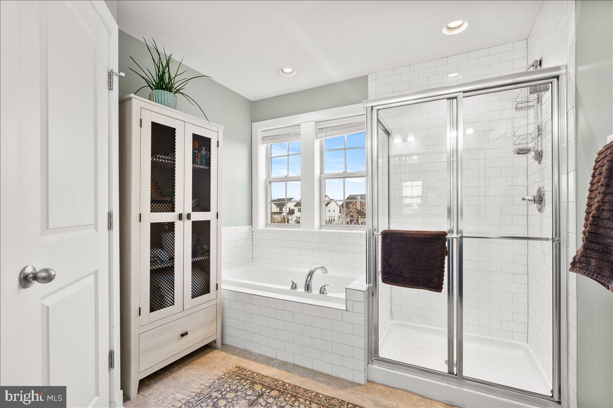 1010 Saxton Drive Frederick, MD 21702 - Photo 27 of 51 En-suite bath