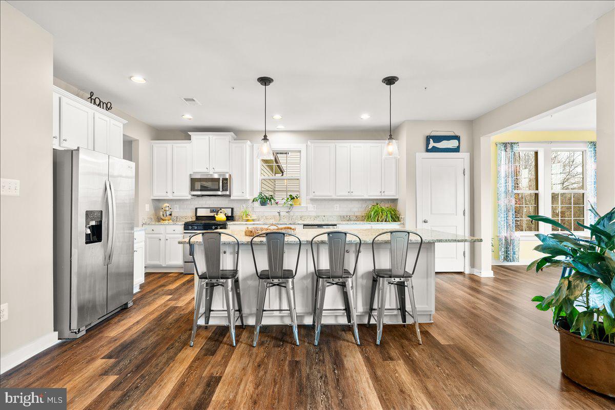 1010 Saxton Drive Frederick, MD 21702 - Photo 3 of 51 Elegant kitchen w/ island seating