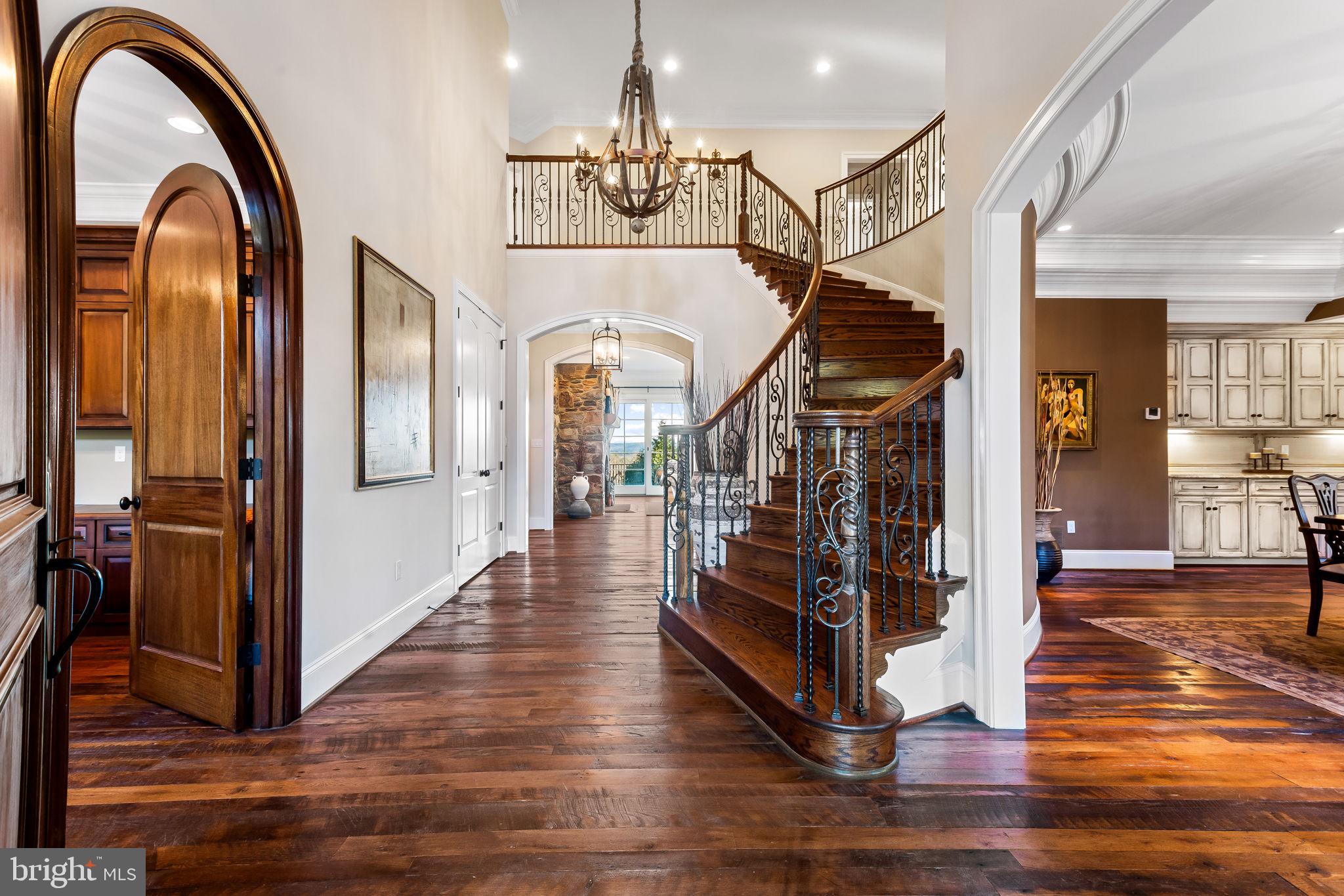 905 Hayfields Road Cockeysville, MD 21030 - Photo 2 of 69 Grand two-story foyer