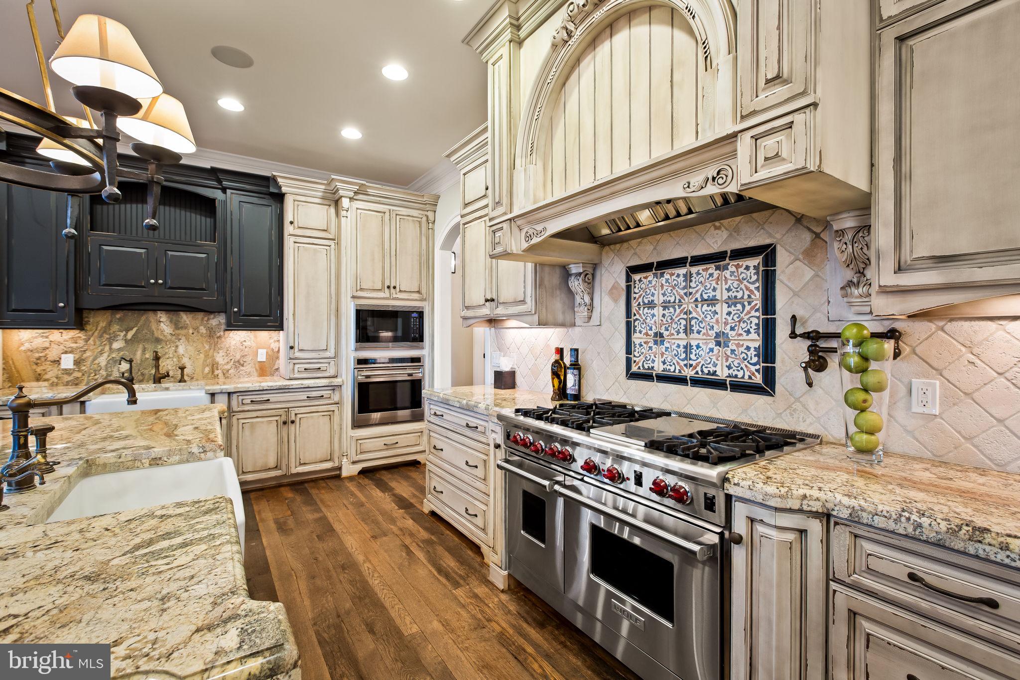 905 Hayfields Road Cockeysville, MD 21030 - Photo 24 of 69 Top of the line stainless steel appliances