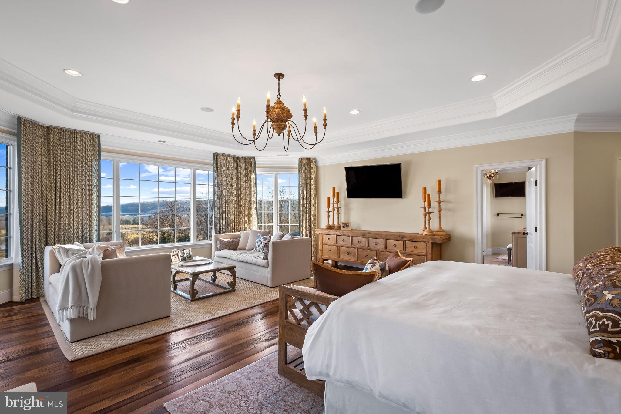 905 Hayfields Road Cockeysville, MD 21030 - Photo 34 of 69 Second level owner's suite