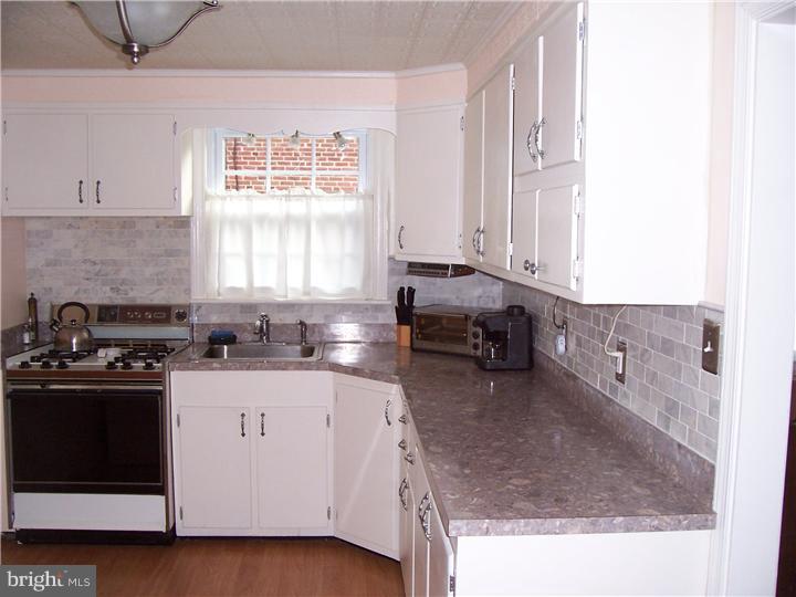 222 Beechwood Road Springfield, PA 19064 - Photo 8 of 14 Kitchen