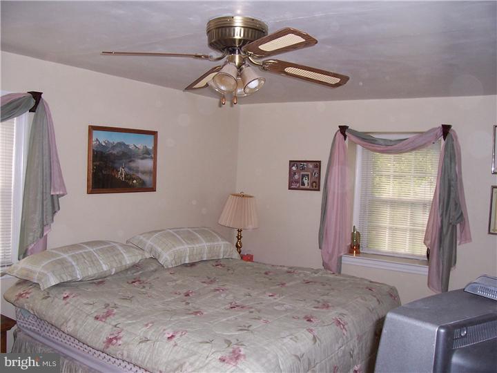 222 Beechwood Road Springfield, PA 19064 - Photo 9 of 14 Bedroom - Main