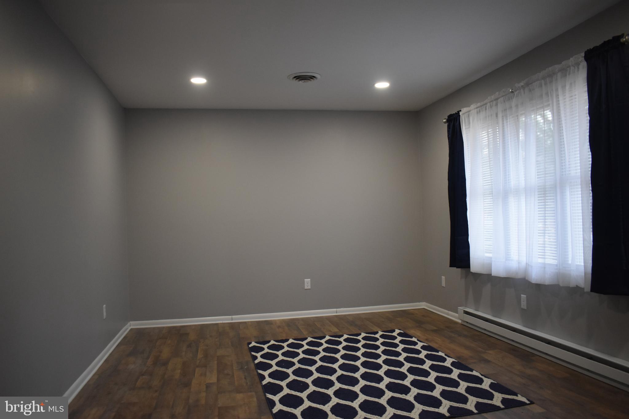 26075 Fox Grape Road Greensboro, MD 21639 - Photo 7 of 35 Living room