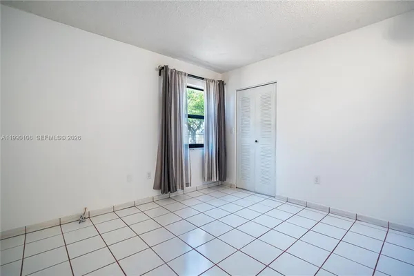 $2,700 | 495 West Park Drive, Unit 101, Miami, FL 33172