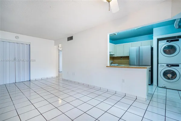 $2,700 | 495 West Park Drive, Unit 101, Miami, FL 33172