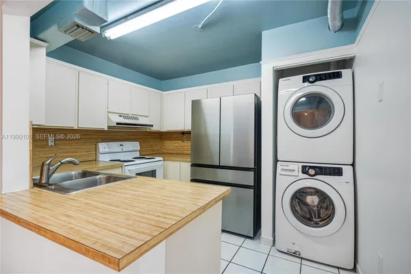 $2,700 | 495 West Park Drive, Unit 101, Miami, FL 33172