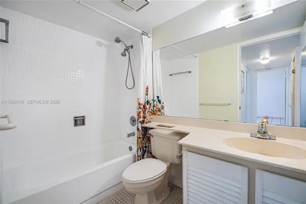 $2,700 | 495 West Park Drive, Unit 101, Miami, FL 33172