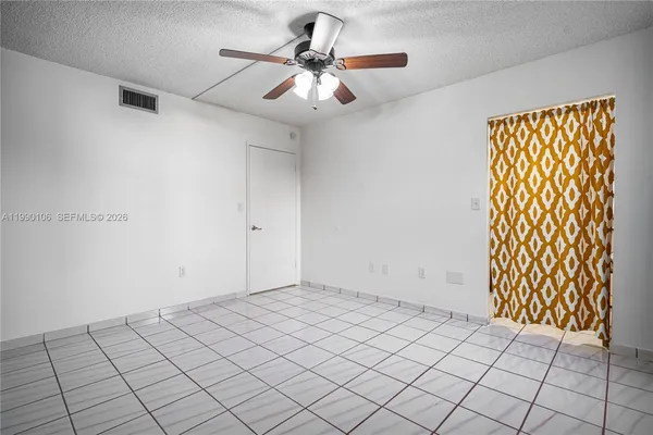 $2,700 | 495 West Park Drive, Unit 101, Miami, FL 33172