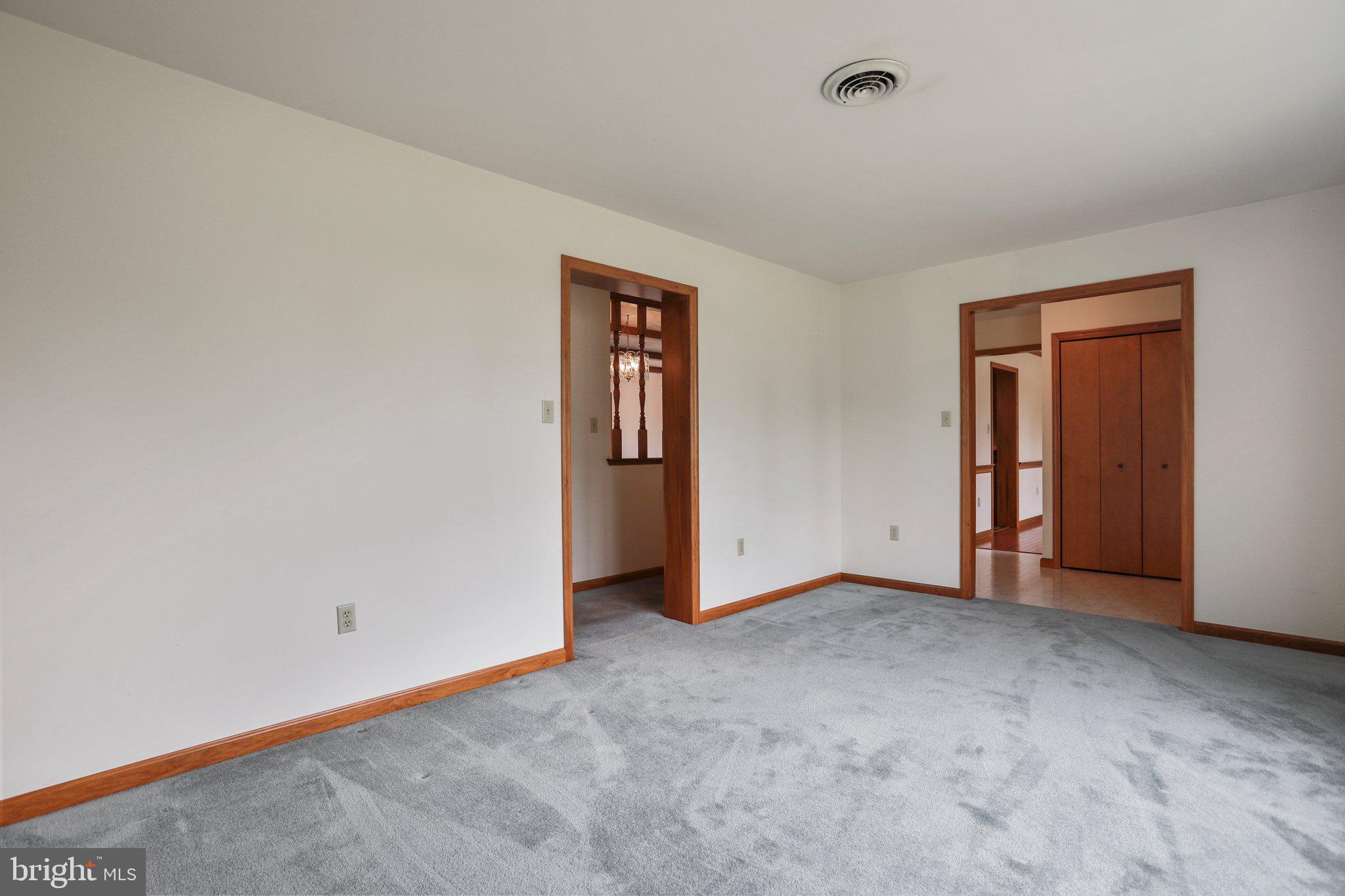 12927 Point Salem Road Hagerstown, MD 21740 - Photo 5 of 57 Gallery Image 5