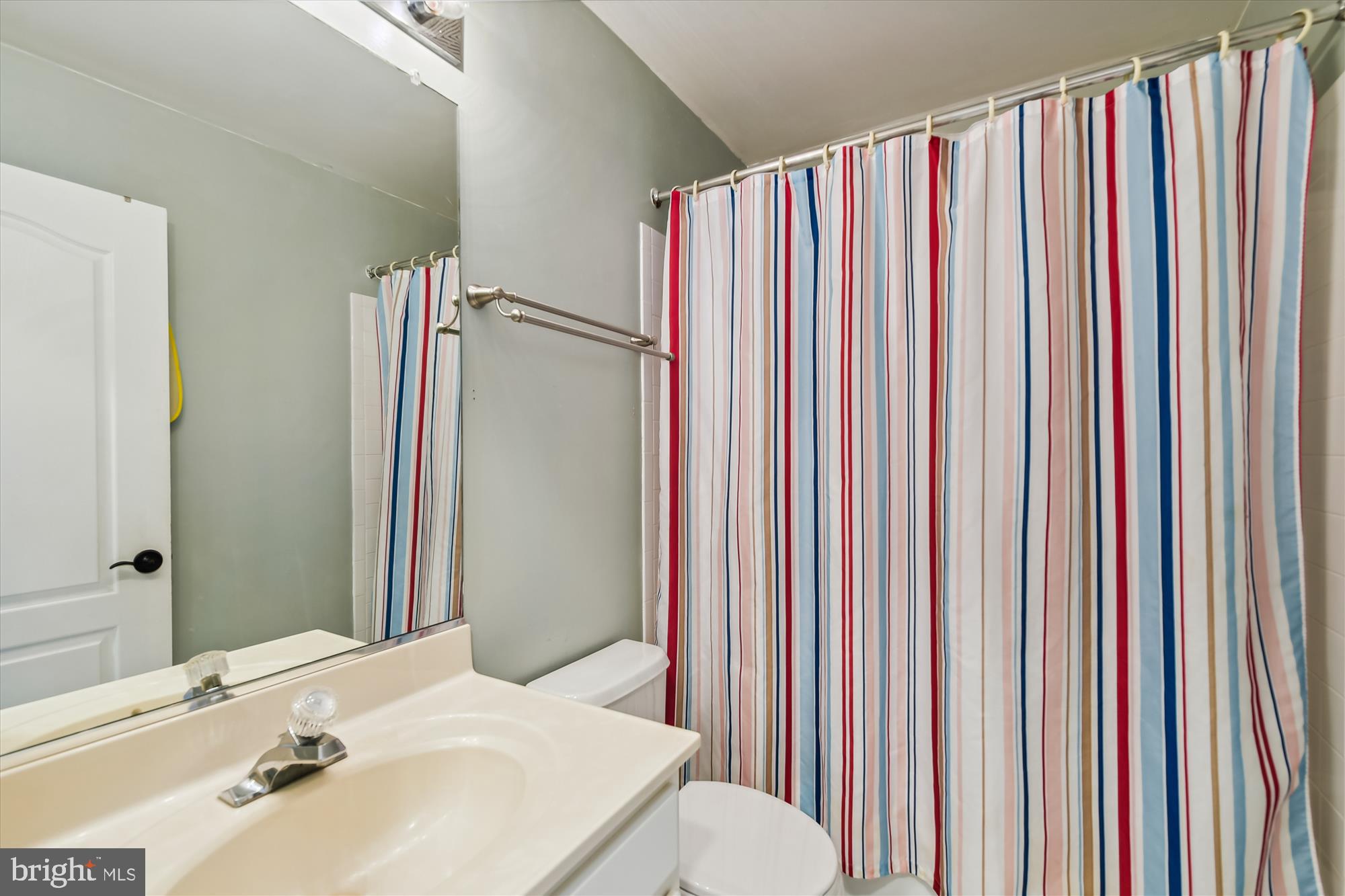 1543 Snug Harbor Road Shady Side, MD 20764 - Photo 37 of 61 2nd Floor Full Bath
