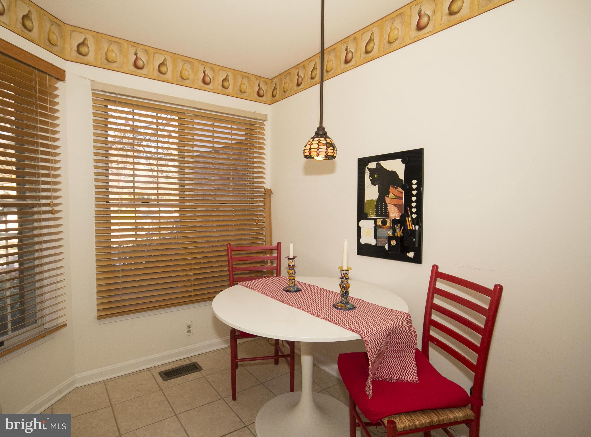 23 Raisin Tree Circle Pikesville, MD 21208 - Photo 3 of 22 Kitchen