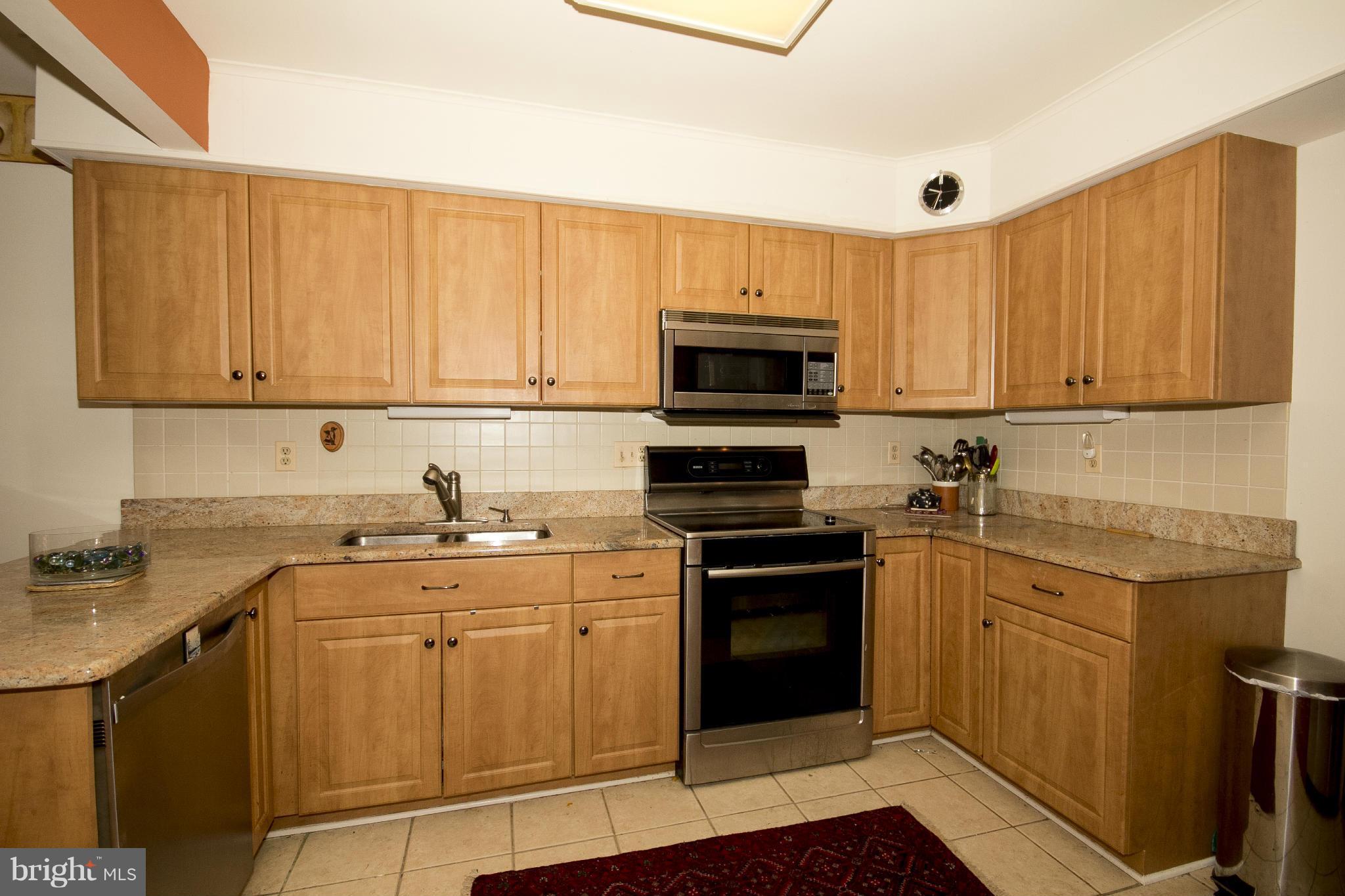 23 Raisin Tree Circle Pikesville, MD 21208 - Photo 4 of 22 Kitchen