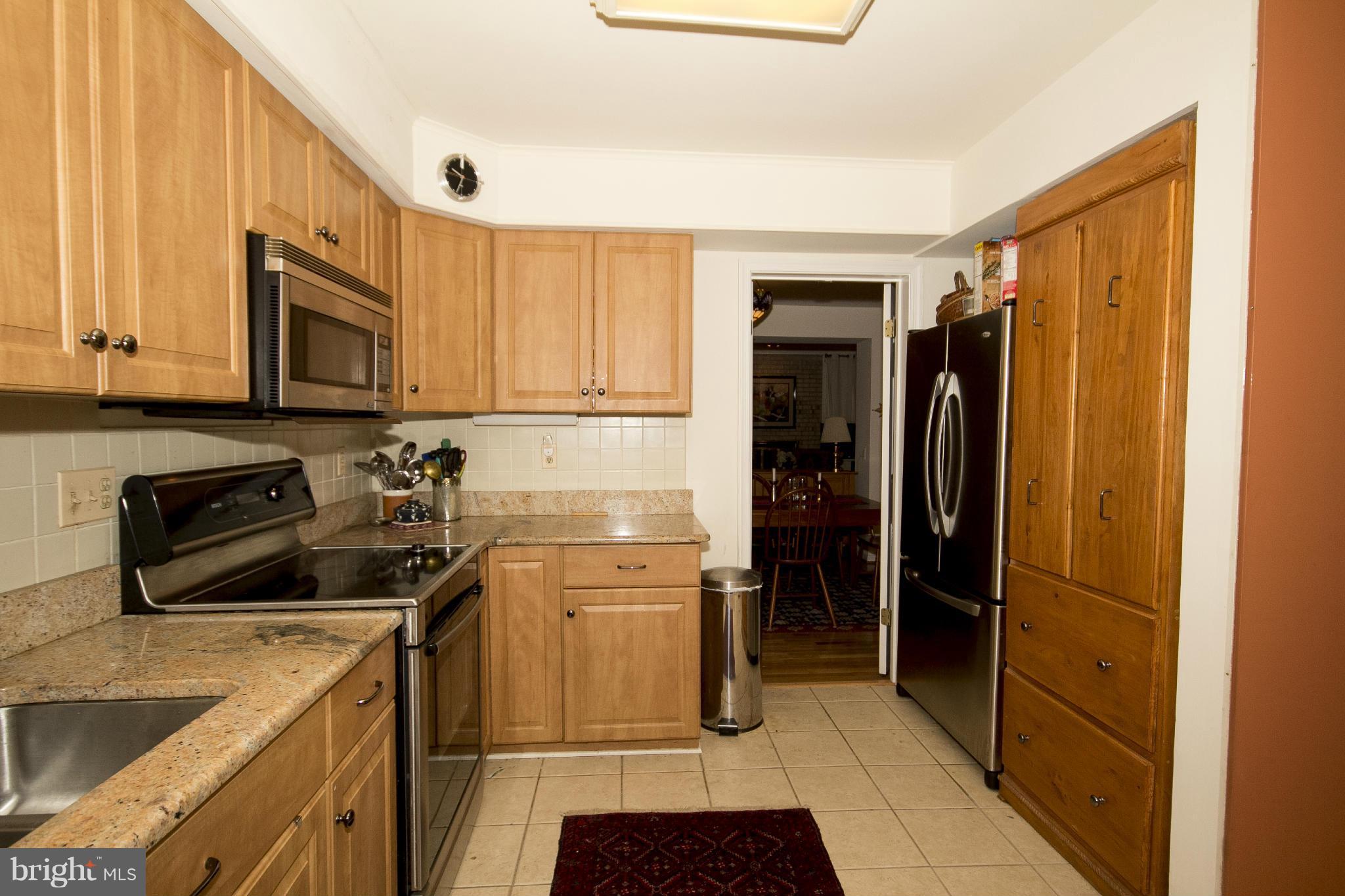 23 Raisin Tree Circle Pikesville, MD 21208 - Photo 5 of 22 Kitchen