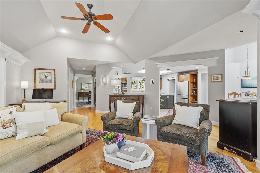 343 Holden Wood Road Concord, MA 01742 - Photo 11 of 41