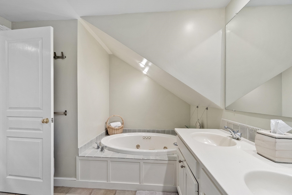343 Holden Wood Road Concord, MA 01742 - Photo 17 of 41